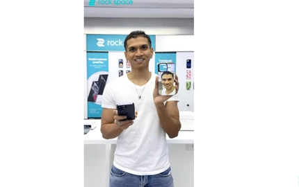 قم بتخصيص حافظة هاتفك باستخدام آلة النقل الحراري لمساحة الصخور!